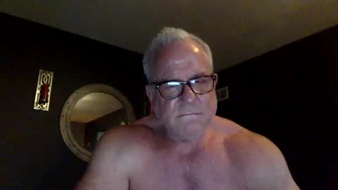 Snapshot of muscl_dad chatting on June 11, 12:19 am Muscl Dad online show from June 11, 12:19 am