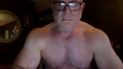 Snapshot of muscl_dad chatting on June 11, 12:32 am Muscl Dad online show from June 11, 12:32 am