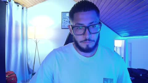 David Big online show from December 4, 10:08 pm