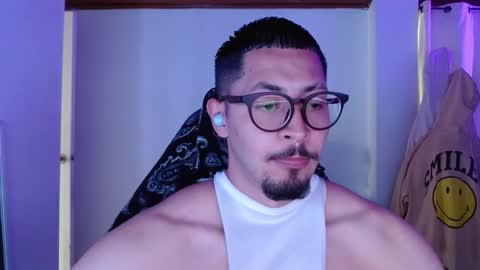 Snapshot of muscle_cock32 chatting on February 2, 6:50 pm David Big online show from February 2, 6:50 pm