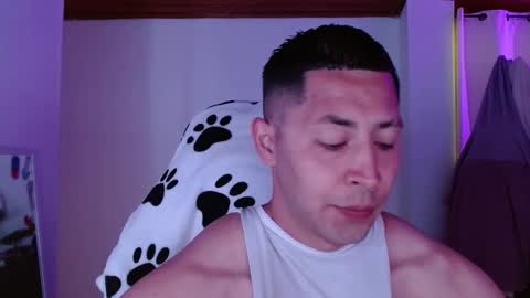 Snapshot of muscle_cock32 chatting on February 17, 6:58 pm David Big online show from February 17, 6:58 pm
