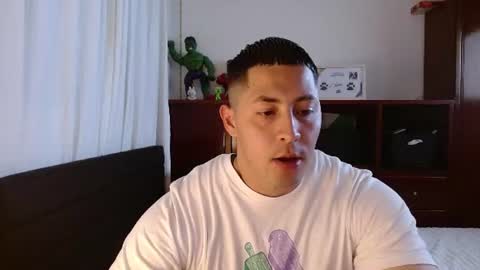 Snapshot of muscle_cock32 chatting on August 9, 12:23 am David Big online show from August 9, 12:23 am