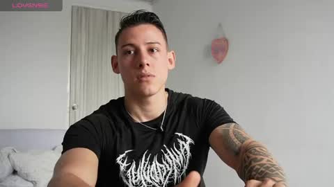 muscle_king_cum online show from April 13, 2:44 pm