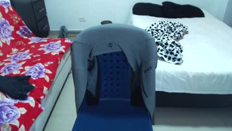 Snapshot of muscle_man1 chatting on December 8, 9:52 pm Mike online show from December 8, 9:52 pm