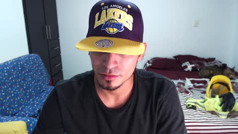 Snapshot of muscle_man1 chatting on January 1, 5:01 am Mike online show from January 1, 5:01 am