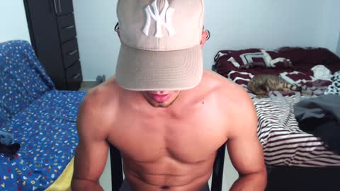 Snapshot of muscle_man1 chatting on January 12, 5:56 am Mike online show from January 12, 5:56 am