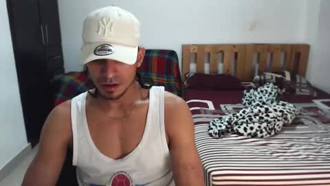 Snapshot of muscle_man1 chatting on February 27, 2:11 am Mike online show from February 27, 2:11 am