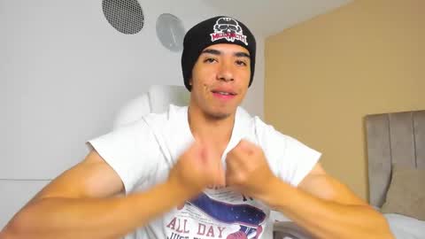 muscle scott online show from September 9, 11:54 am