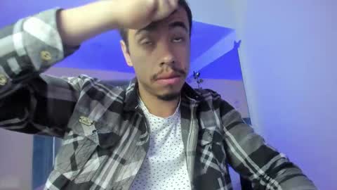 Snapshot of muscle_scott chatting on January 17, 1:05 pm muscle scott online show from January 17, 1:05 pm