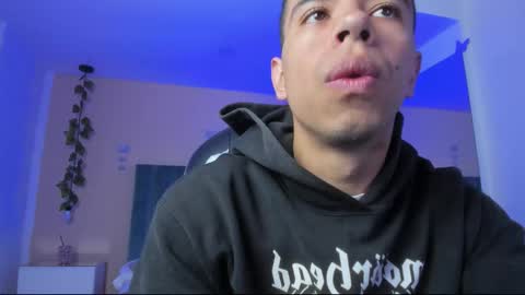 Snapshot of muscle_scott chatting on February 1, 2:15 pm muscle scott online show from February 1, 2:15 pm