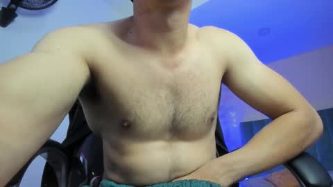 Snapshot of muscle_scott chatting on February 6, 3:48 pm muscle scott online show from February 6, 3:48 pm