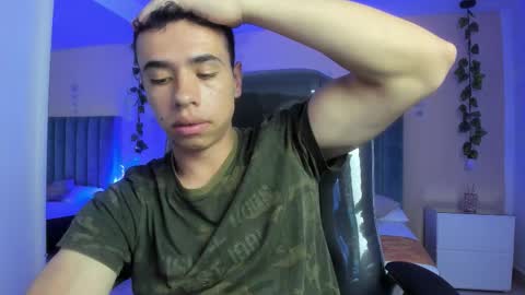 Snapshot of muscle_scott chatting on February 7, 7:17 pm muscle scott online show from February 7, 7:17 pm