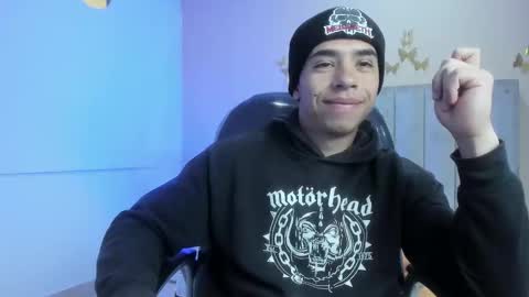 Snapshot of muscle_scott chatting on February 15, 2:47 pm muscle scott online show from February 15, 2:47 pm