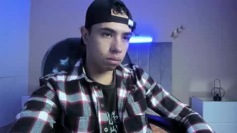 Snapshot of muscle_scott chatting on February 16, 1:51 pm muscle scott online show from February 16, 1:51 pm