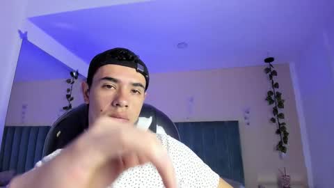 Snapshot of muscle_scott chatting on March 2, 1:40 pm muscle scott online show from March 2, 1:40 pm