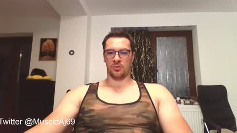 Snapshot of muscleaj69 chatting on September 25, 4:54 pm AJ online show from September 25, 4:54 pm