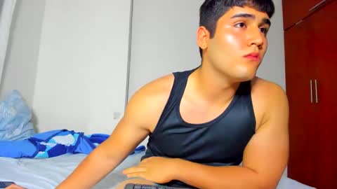 Snapshot of muscleboy67564 chatting on November 20, 4:45 am muscleboy online show from November 20, 4:45 am