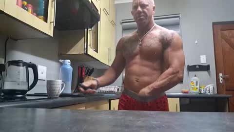 Snapshot of muscledaddy69s chatting on February 12, 1:22 am muscledaddy69s online show from February 12, 1:22 am