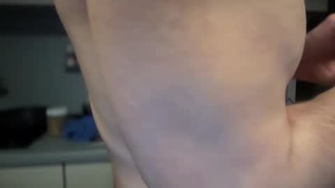 Snapshot of musclehair3 chatting on February 3, 10:04 pm musclehair3 online show from February 3, 10:04 pm