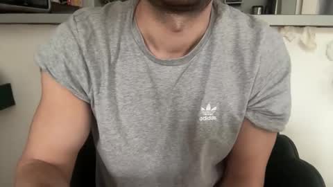 Snapshot of musclehair3 chatting on February 23, 9:06 am musclehair3 online show from February 23, 9:06 am