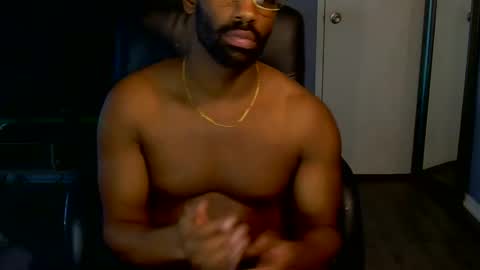 Snapshot of muscleman194 chatting on January 8, 9:39 pm Master94 online show from January 8, 9:39 pm