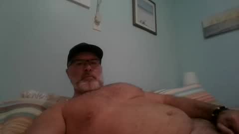 Snapshot of musclemeat41 chatting on December 2, 9:28 pm musclemeat41 online show from December 2, 9:28 pm
