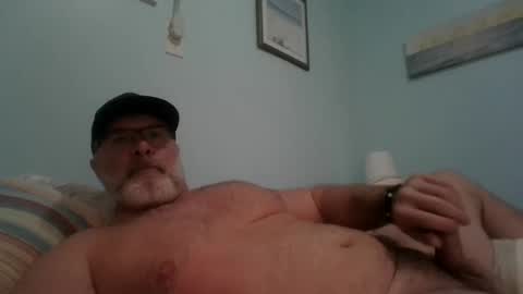 Snapshot of musclemeat41 chatting on December 4, 11:24 pm musclemeat41 online show from December 4, 11:24 pm