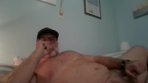 Snapshot of musclemeat41 chatting on December 6, 2:46 am musclemeat41 online show from December 6, 2:46 am