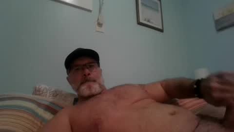 Snapshot of musclemeat41 chatting on December 7, 8:27 pm musclemeat41 online show from December 7, 8:27 pm