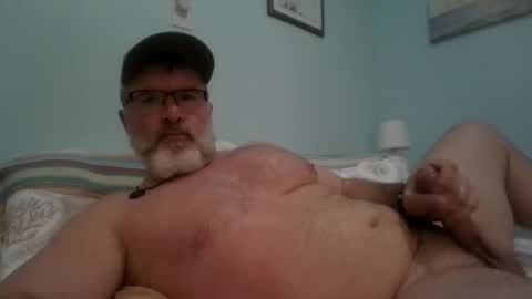 Snapshot of musclemeat41 chatting on February 19, 8:41 pm musclemeat41 online show from February 19, 8:41 pm