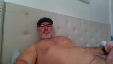 Snapshot of musclemeat41 chatting on March 3, 5:39 pm musclemeat41 online show from March 3, 5:39 pm