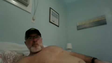 Snapshot of musclemeat41 chatting on February 23, 6:38 pm musclemeat41 online show from February 23, 6:38 pm