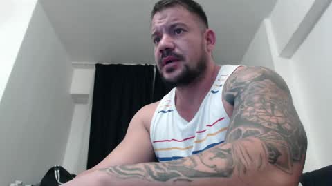 MuscleMonster31 online show from January 1, 1:37 am