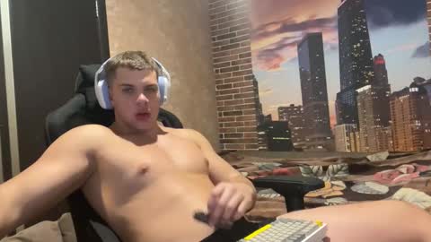 Snapshot of musclephantom chatting on October 22, 8:08 pm Egor online show from October 22, 8:08 pm