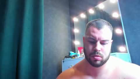 Snapshot of muscularjohnforu chatting on February 10, 6:56 pm click icon for peach  online show from February 10, 6:56 pm