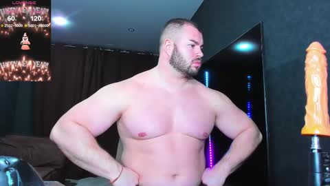 Snapshot of muscularjohnforu chatting on March 9, 6:54 pm click icon for peach  online show from March 9, 6:54 pm