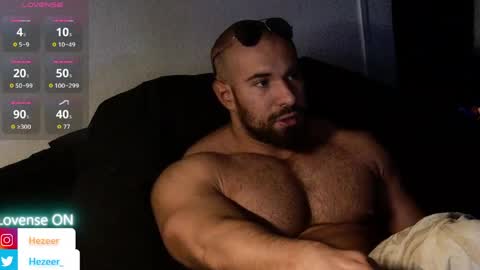 Snapshot of musculusx chatting on April 4, 12:09 am Musculus online show from April 4, 12:09 am