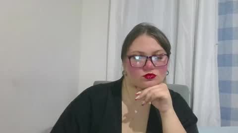 musechic_wild online show from April 14, 8:26 pm