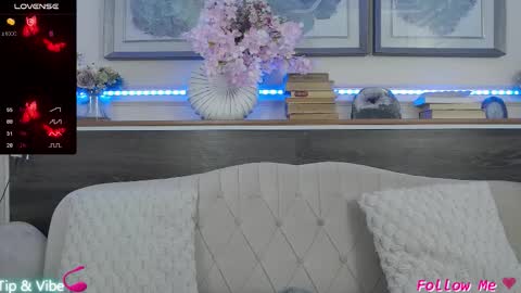 Luna  online show from September 15, 6:52 pm