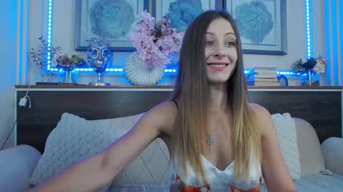 Luna  online show from September 29, 3:06 pm