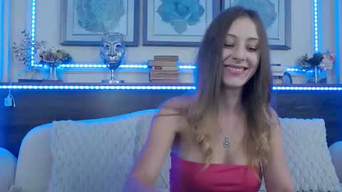 Luna  online show from October 3, 6:16 pm