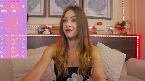 Luna  online show from October 25, 6:46 pm