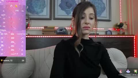 Luna  online show from November 20, 8:30 pm