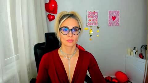 Snapshot of museofstage chatting on February 15, 11:30 am Diana online show from February 15, 11:30 am