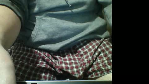 Snapshot of muzicdaddy4200 chatting on February 16, 5:14 am SubDaddy420 online show from February 16, 5:14 am