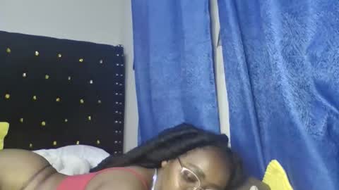 Snapshot of mwana69 chatting on May 8, 10:59 pm mwana69 online show from May 8, 10:59 pm