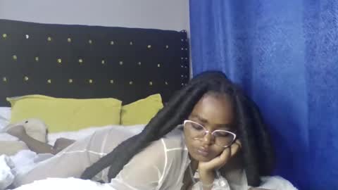 Snapshot of mwana69 chatting on May 27, 11:40 am mwana69 online show from May 27, 11:40 am