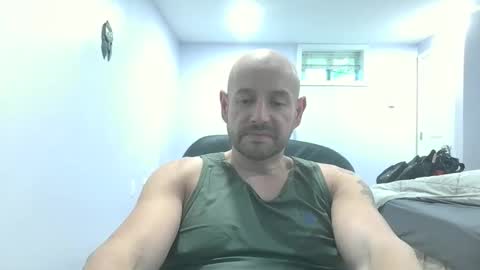 Snapshot of mworlton9 chatting on May 9, 8:36 pm Maximus online show from May 9, 8:36 pm