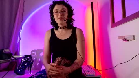 Snapshot of mx_anouk_divine chatting on February 8, 4:38 am Mx. Anouk Divine online show from February 8, 4:38 am