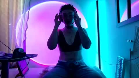 Snapshot of mx_anouk_divine chatting on February 28, 12:33 am Mx. Anouk Divine online show from February 28, 12:33 am